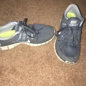 Grey Women’s Nike Free 5.0 sneakers
